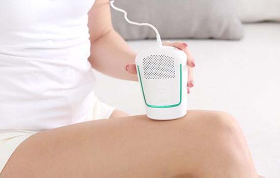 夏天到了，小姐姐們?cè)撛鯓影踩行У拿撁兀?圖3)